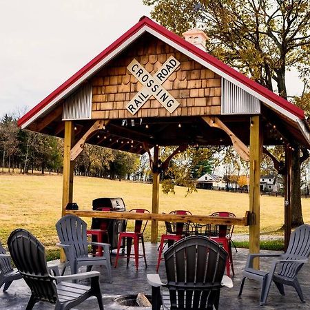 Bourbon Trail: Caboose On The Farm Βίλα Lawrenceburg Εξωτερικό φωτογραφία