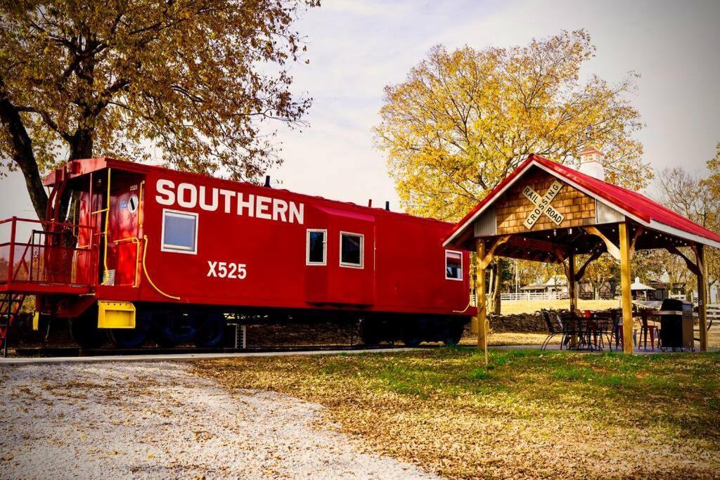 Bourbon Trail: Caboose On The Farm Βίλα Lawrenceburg Εξωτερικό φωτογραφία