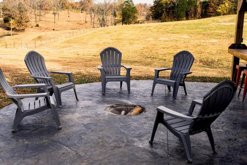 Bourbon Trail: Caboose On The Farm Βίλα Lawrenceburg Εξωτερικό φωτογραφία